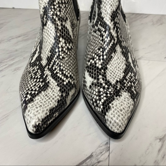 New! Blondo Emelia Snakeskin Bootie - Picture 7 of 12